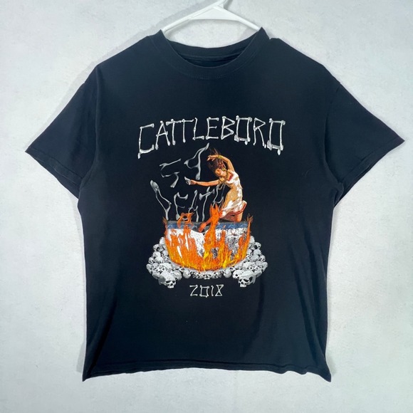 The Unbranded Brand Other - Cattleboro 2018 Medium Skulls Graphic Tshirt Grunge Flames Emo Y2k-Style
